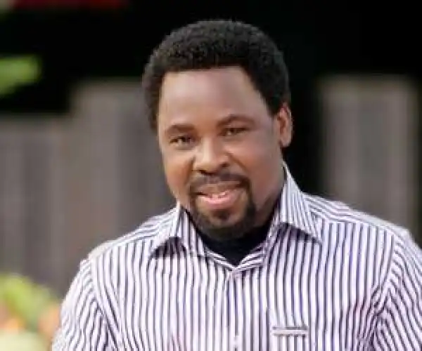 TB Joshua Gifts 10 Million Naira And A Medical Ambulance To Abuja IDPs